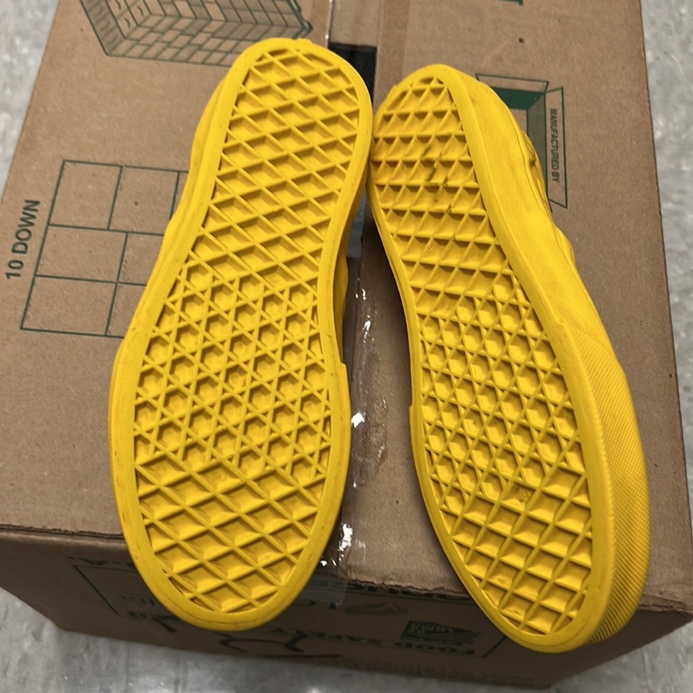 Van’s - Picture 5 of 5